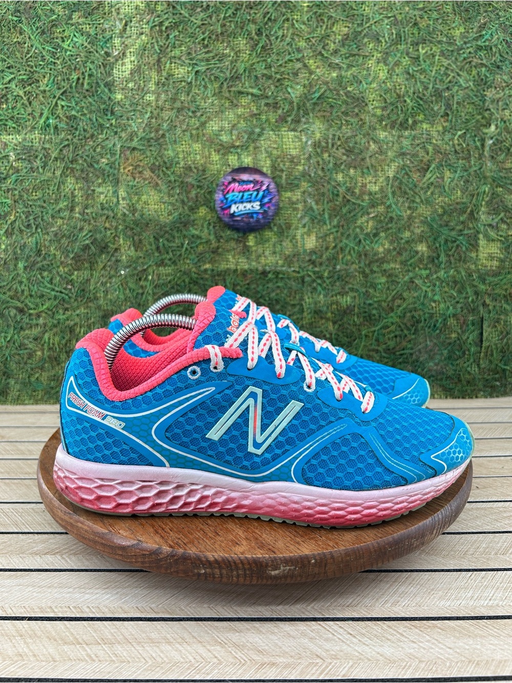 New Balance Fresh Foam 980 Womens Running Shoe - Picture 2 of 10